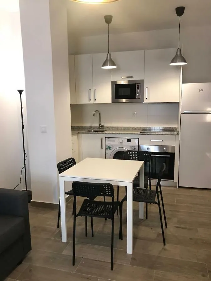 Apartamentos Infostays Mena Center Malaga 0*,