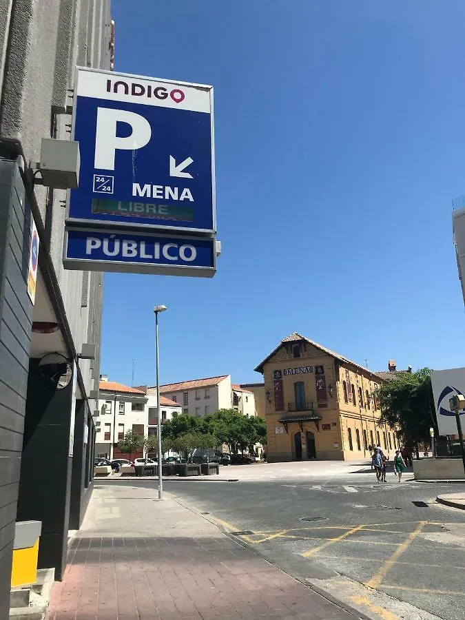 Apartamentos Infostays Mena Center Malaga